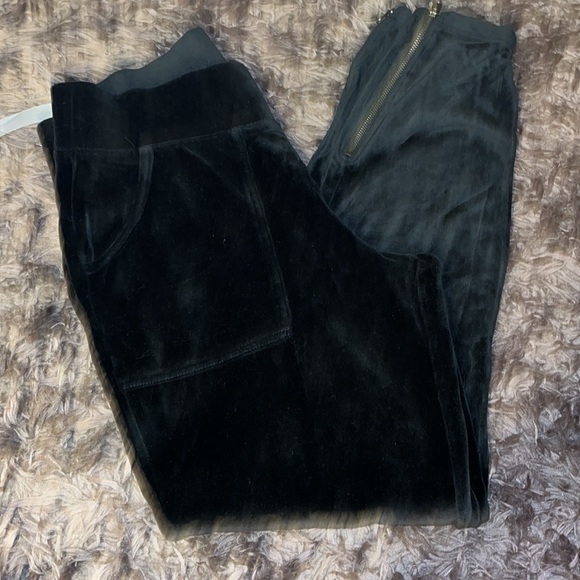 Athleta Velvet Joggers like new condition size Small black - Picture 3 of 7